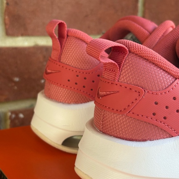 New Nike Zoom Bella 6 Adobe Red White Womens Sneakers NIB Athletic Shoes - Picture 6 of 15